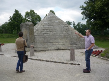 Pamätník Štefánika pri letisku